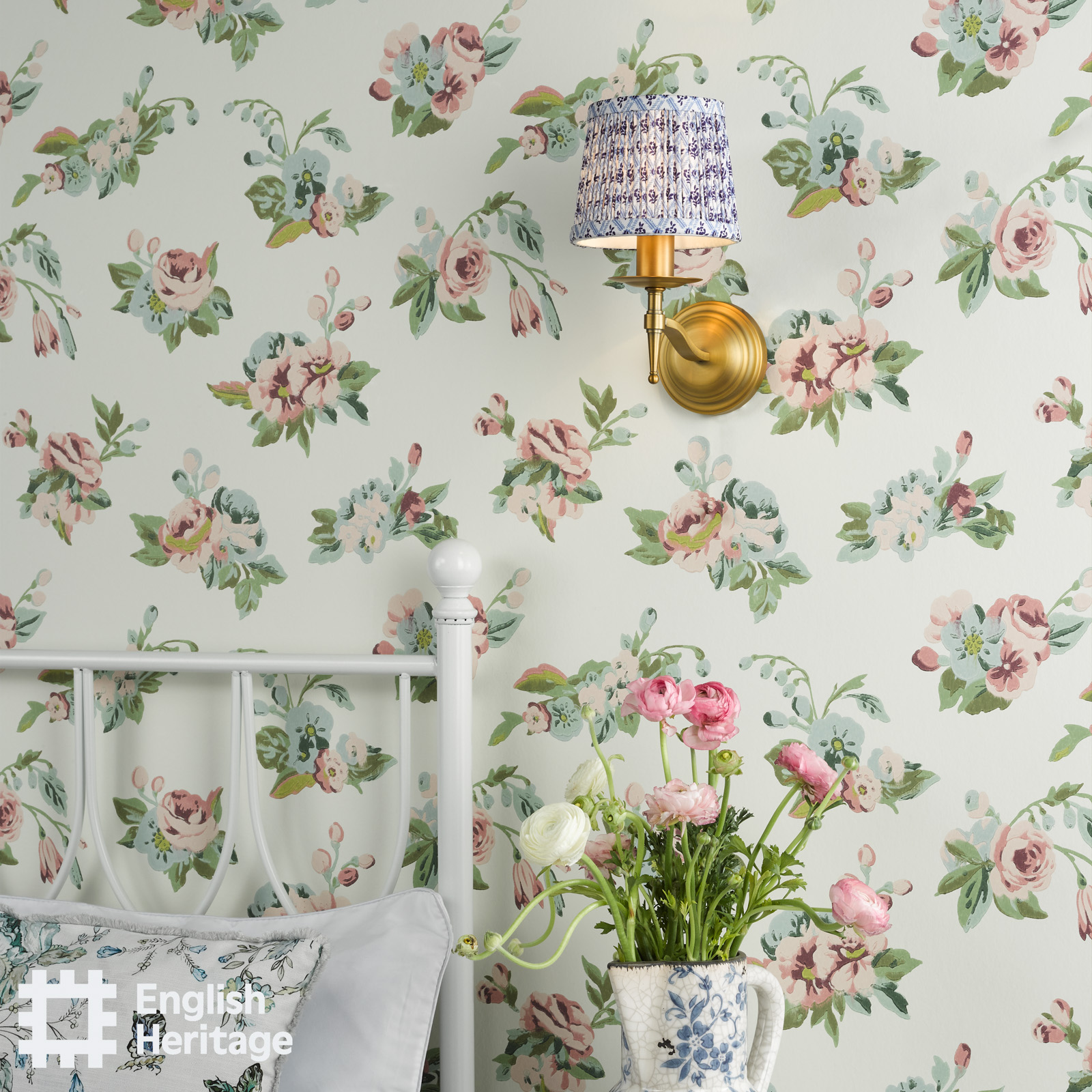 Marble Hill Wall Light Aged Brass With Shade